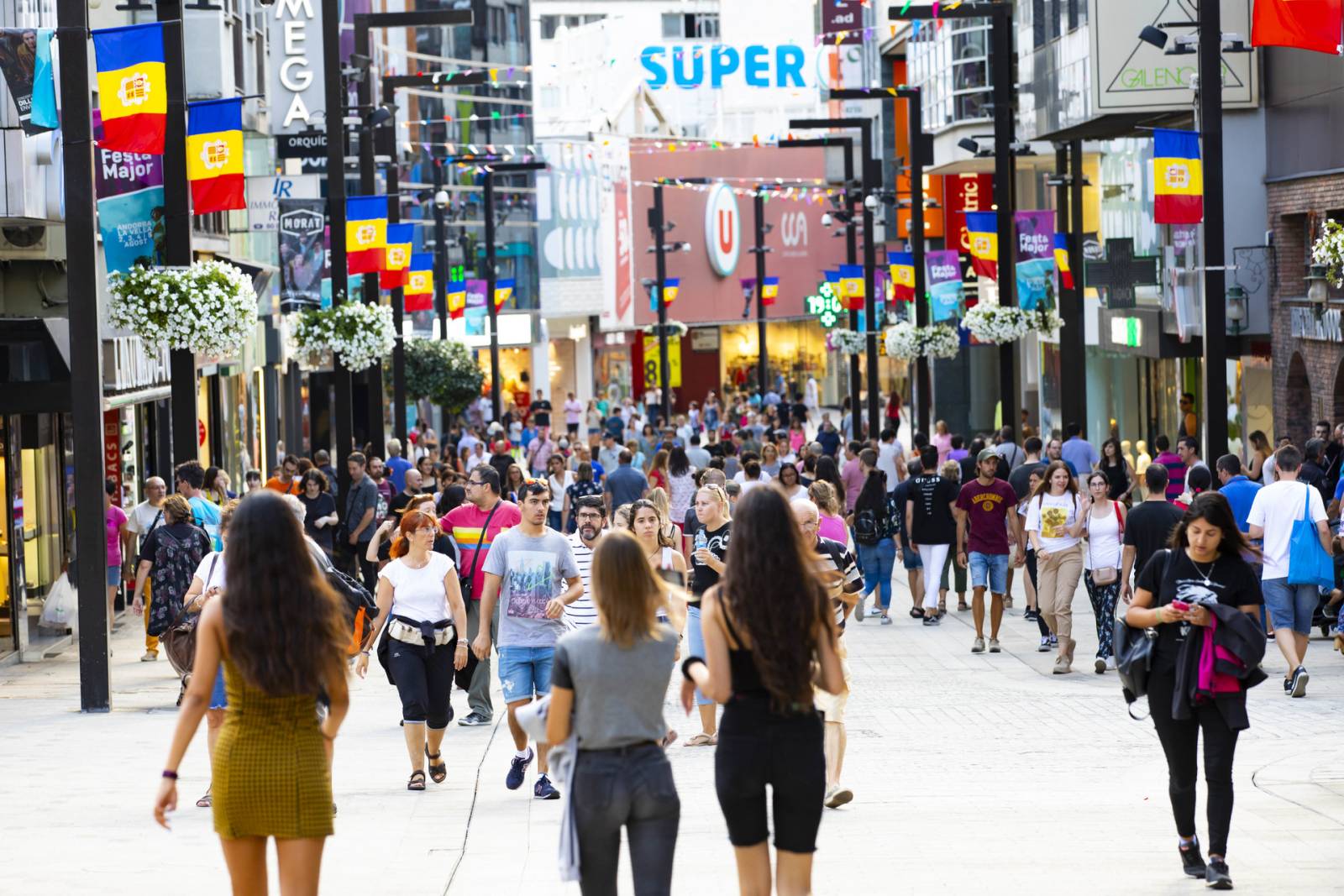 Offrez-vous une virée shopping détaxé à Andorre au départ de Marseille, autres villes, nous consulter