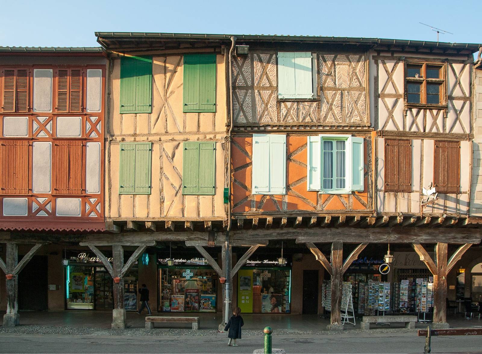 A la découverte de Mirepoix avec l'Agence SARLIN, dans le Gers
