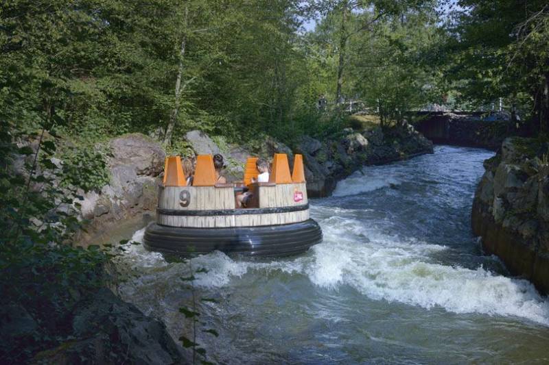 Séjour de groupe dans un parc d'attraction et un parc animalier