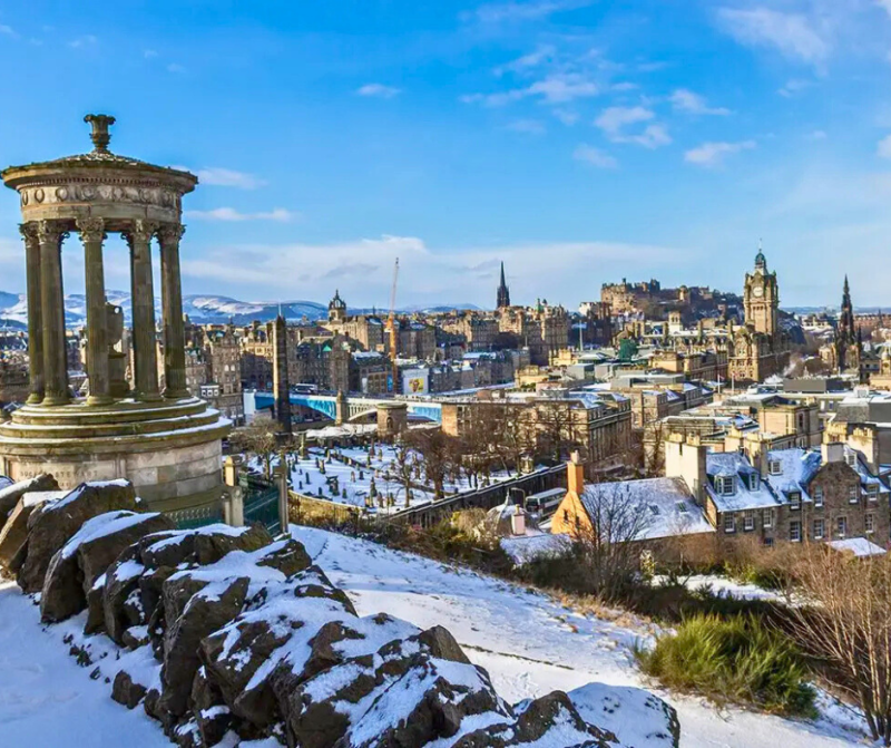 Édimbourg en hiver Une capitale de caractère sublimée par la saison hivernale.