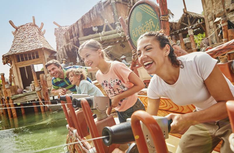 Voyage groupe à PORT AVENTURA  et FERRARI LAND - SALOU : (associations, amicales, cse) : transports + hôtel du parc + demi-pension boissons incluses + billets d'entrées aux 2 parcs