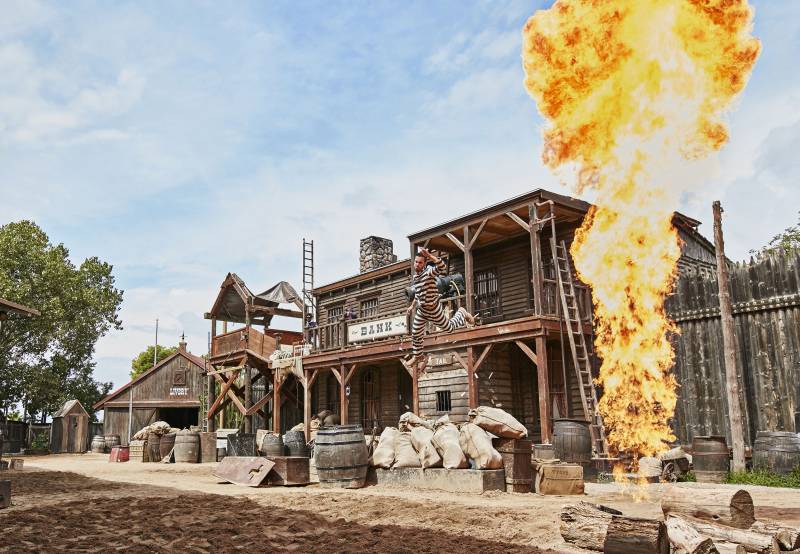 PORT AVENTURA  et FERRARI LAND - SALOU : voyage pour groupes tout-compris (associations, amicales, cse) : transports + hôtel du parc + demi-pension boissons incluses + billets d'entrées aux 2 parcs