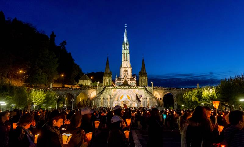 Procession 2016 HD_6_©P.Vincent-OT Lourdes