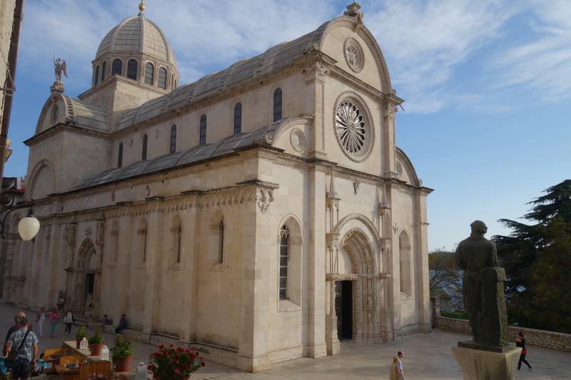 Visiter la belle ville de Sibenik en Croatie avec SARLIN Groupes et Voyages