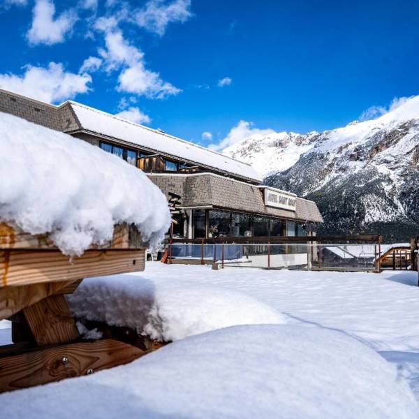 Hôtel 3★ au pied des pistes à Puy Saint-Vincent – hébergement séjour ski organisé
