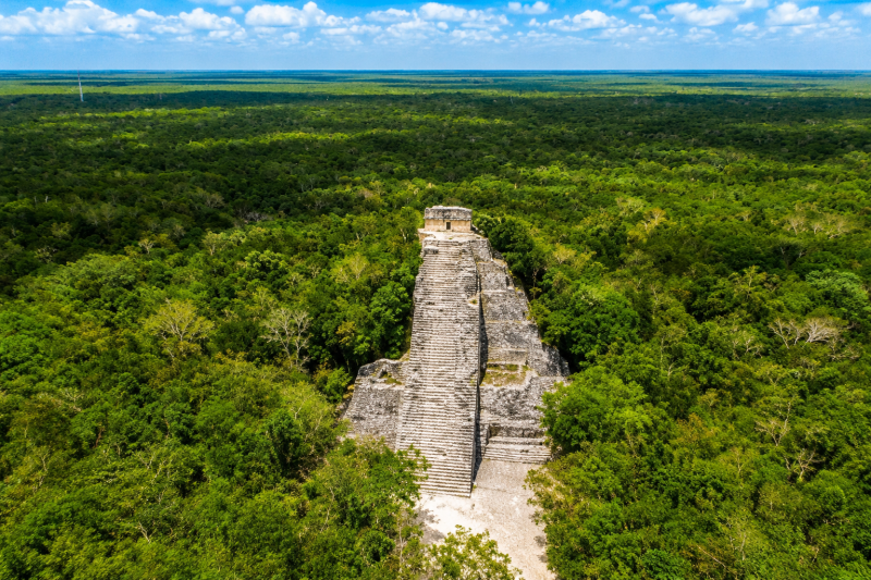 Vestiges mayas au cœur de la jungle du Yucatán